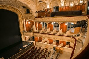 Ziņa - №2 Latvijas Nacionālajā teātrī uzstādīti 803 jauni skatītāju krēsli