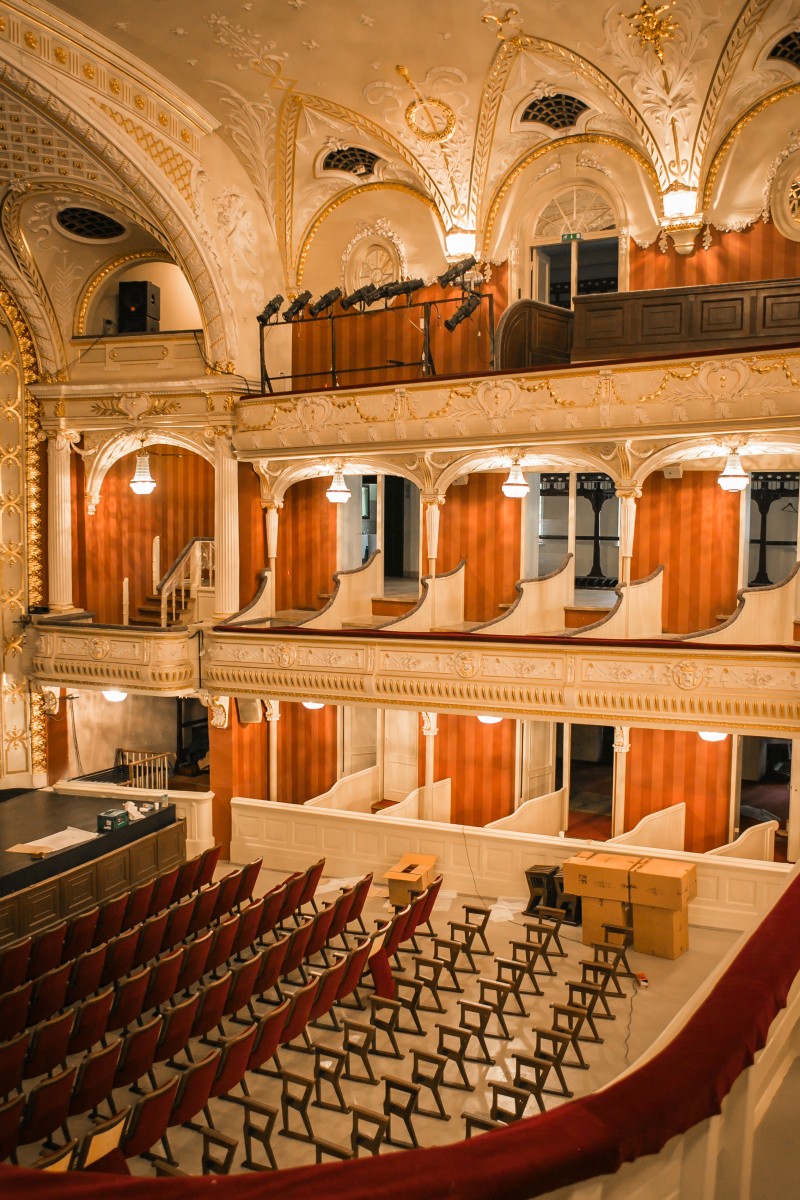 Ziņa - №2 Latvijas Nacionālajā teātrī uzstādīti 803 jauni skatītāju krēsli