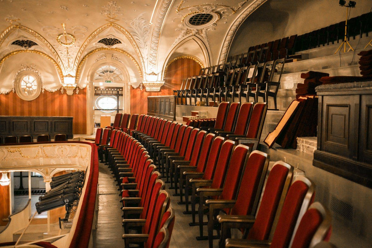 Ziņa - №2 Latvijas Nacionālajā teātrī uzstādīti 803 jauni skatītāju krēsli