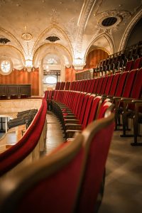 Ziņa - №2 Latvijas Nacionālajā teātrī uzstādīti 803 jauni skatītāju krēsli