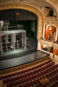 Ziņa - №2 Latvijas Nacionālajā teātrī uzstādīti 803 jauni skatītāju krēsli