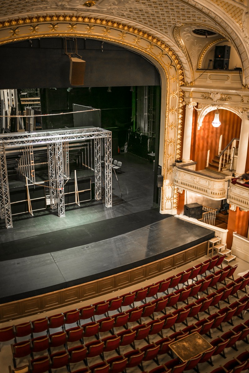 Ziņa - №2 Latvijas Nacionālajā teātrī uzstādīti 803 jauni skatītāju krēsli