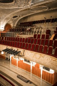 Ziņa - №2 Latvijas Nacionālajā teātrī uzstādīti 803 jauni skatītāju krēsli