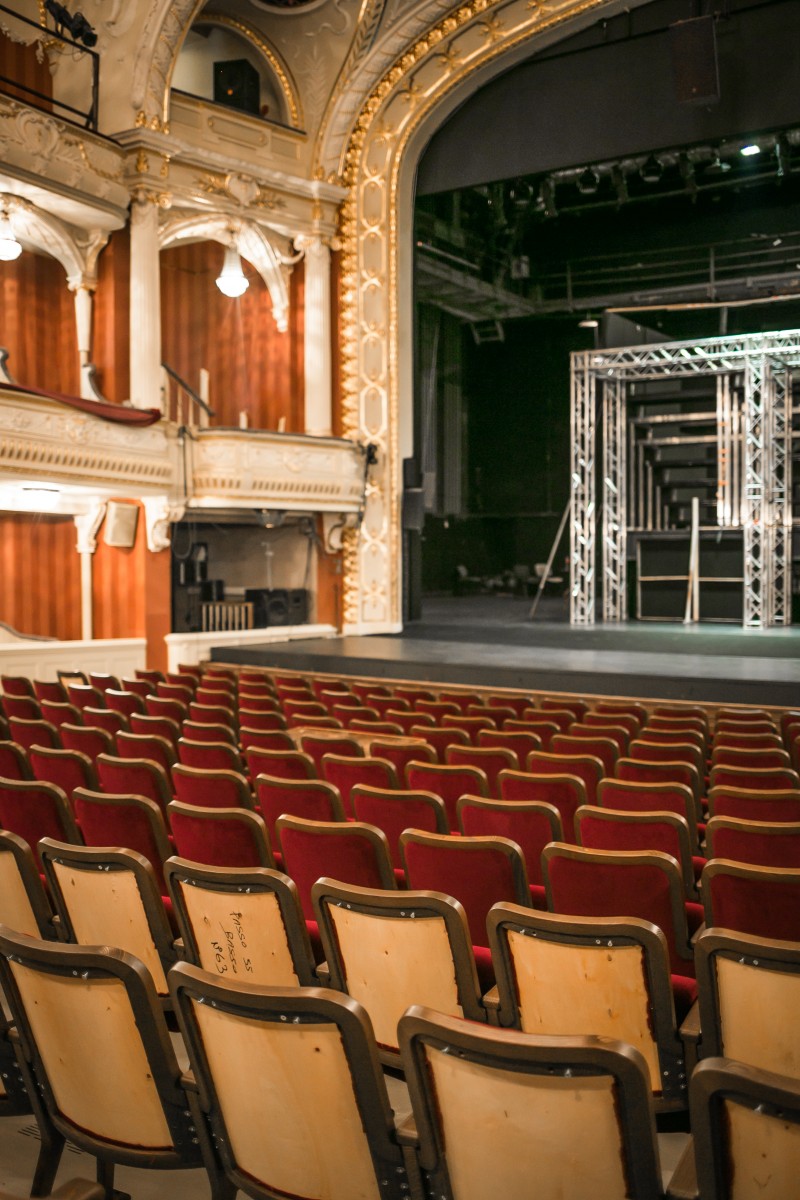 Ziņa - №2 Latvijas Nacionālajā teātrī uzstādīti 803 jauni skatītāju krēsli