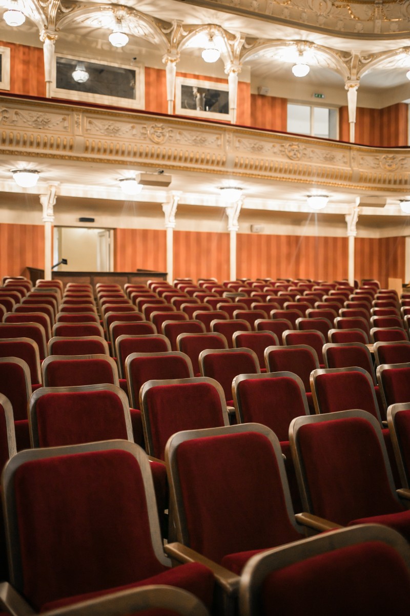 Ziņa - №2 Latvijas Nacionālajā teātrī uzstādīti 803 jauni skatītāju krēsli