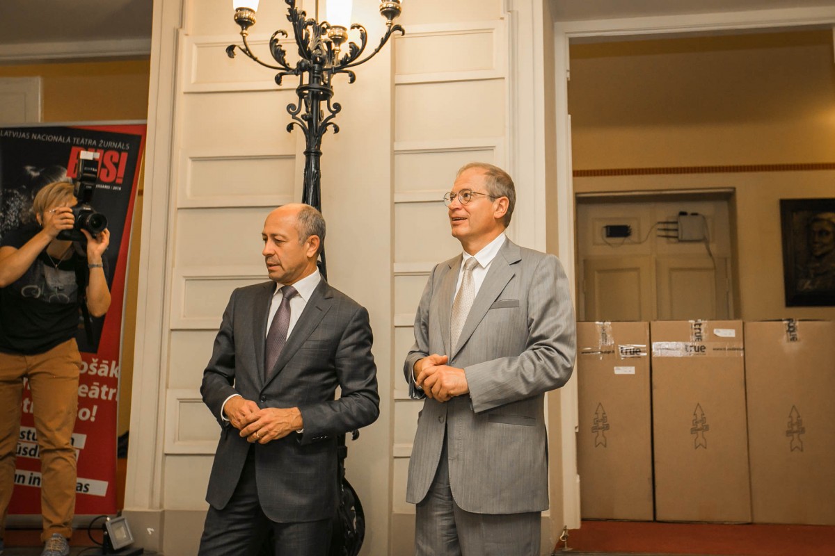 Ziņa - №1 Latvijas Nacionālajā teātrī uzstādīti 803 jauni skatītāju krēsli