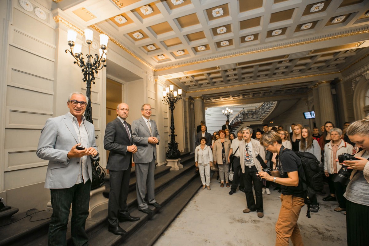 Ziņa - №1 Latvijas Nacionālajā teātrī uzstādīti 803 jauni skatītāju krēsli