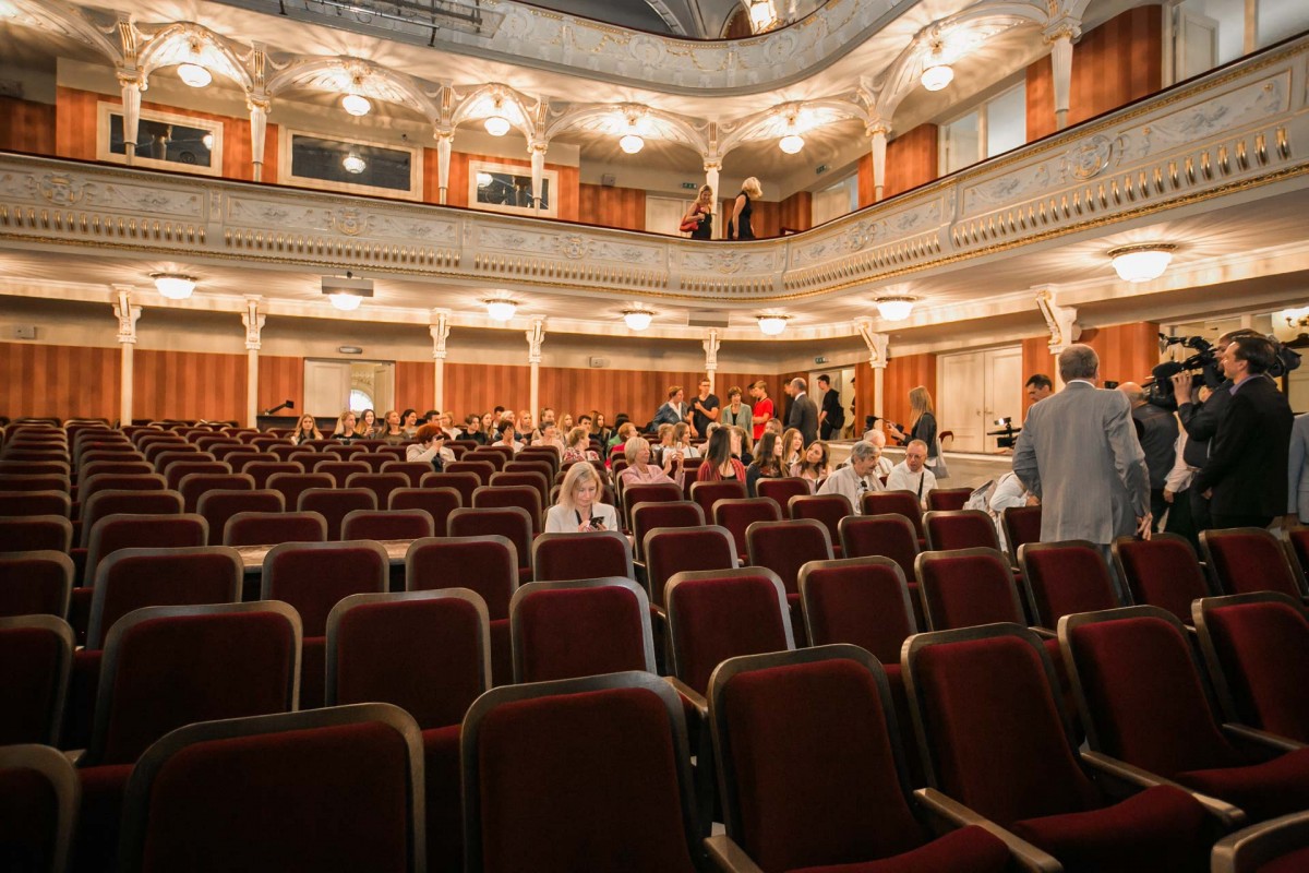 Ziņa - №1 Latvijas Nacionālajā teātrī uzstādīti 803 jauni skatītāju krēsli