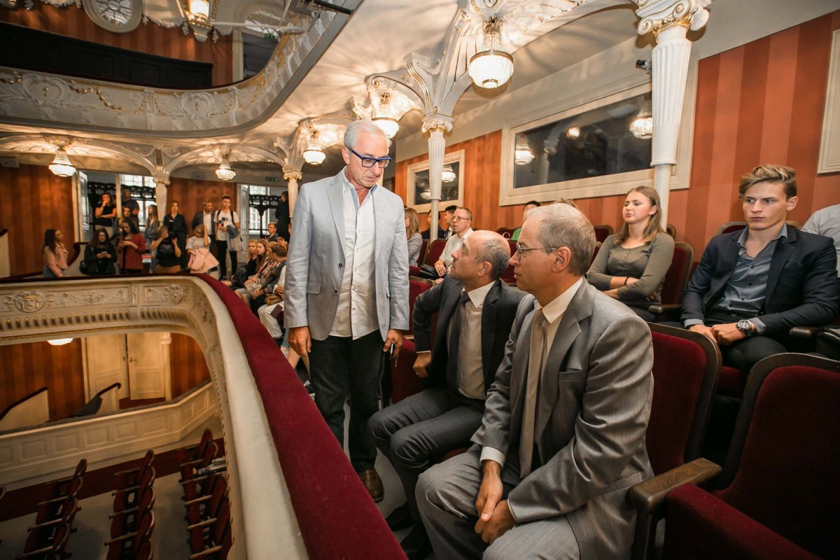 Ziņa - №1 Latvijas Nacionālajā teātrī uzstādīti 803 jauni skatītāju krēsli