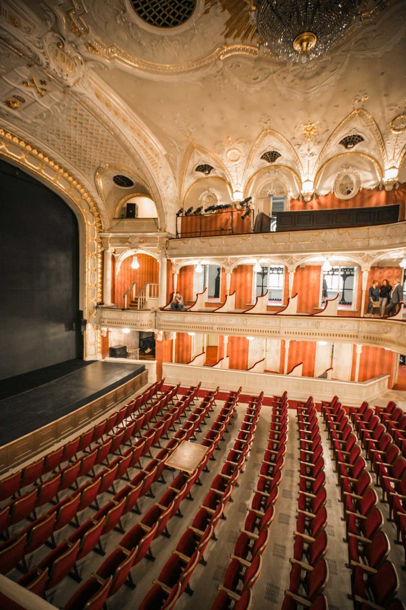 Ziņa - №1 Latvijas Nacionālajā teātrī uzstādīti 803 jauni skatītāju krēsli