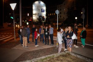 Pirmo reizi ieslēdz Rīgas Franču liceja atjaunotās vēsturiskās ēkas fasādes apgaismojumu