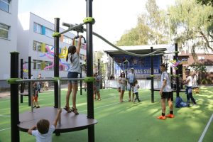 Sporta un aktīvās atpūtas laukums Imantas apkaimē pie Rīgas 96.viduskolas, Auru ielā 6a