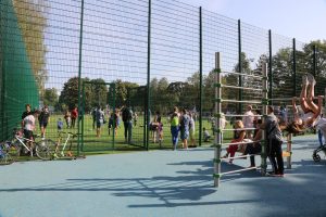 Sporta un aktīvās atpūtas laukums Imantas apkaimē pie Rīgas 96.viduskolas, Auru ielā 6a