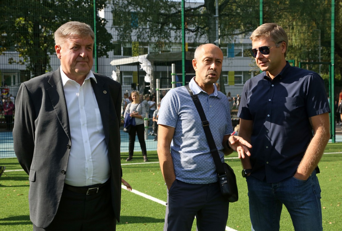 Sporta un aktīvās atpūtas laukums Imantas apkaimē pie Rīgas 96.viduskolas, Auru ielā 6a