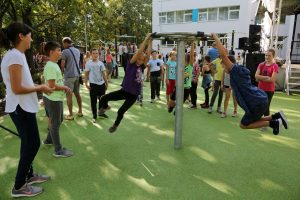 Sporta un aktīvās atpūtas laukums Imantas apkaimē pie Rīgas 96.viduskolas, Auru ielā 6a