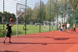 Sporta un aktīvās atpūtas laukums Imantas apkaimē pie Rīgas 96.viduskolas, Auru ielā 6a