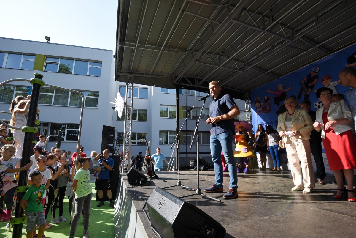 Sporta un aktīvās atpūtas laukums Imantas apkaimē pie Rīgas 96.viduskolas, Auru ielā 6a