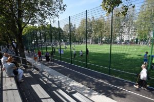 Sporta un aktīvās atpūtas laukums Imantas apkaimē pie Rīgas 96.viduskolas, Auru ielā 6a