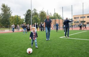 Sporta un aktīvās atpūtas laukums apkaimē pie Mežciema pamatskolas un Rīgas 89.vidusskolas, Hipokrāta ielā 27/29