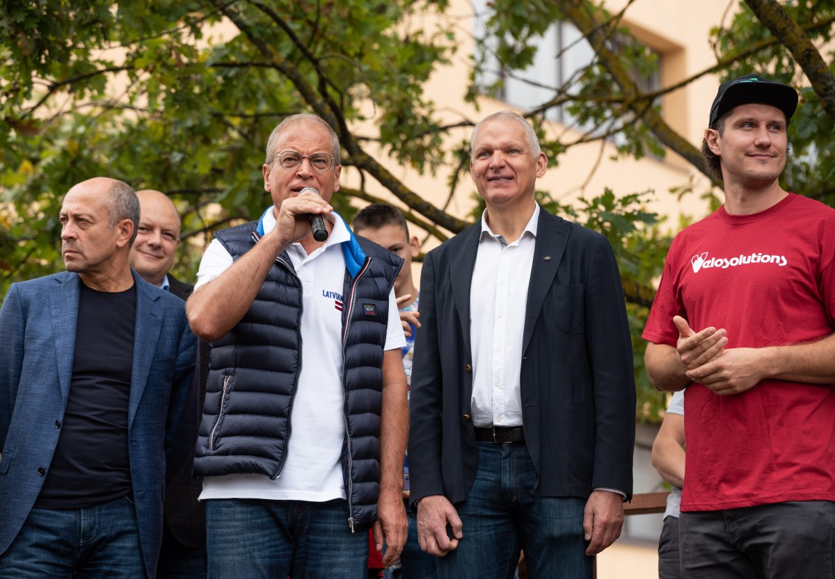 Sporta un aktīvās atpūtas laukums apkaimē pie Mežciema pamatskolas un Rīgas 89.vidusskolas, Hipokrāta ielā 27/29