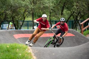Sporta un aktīvās atpūtas laukums apkaimē pie Mežciema pamatskolas un Rīgas 89.vidusskolas, Hipokrāta ielā 27/29