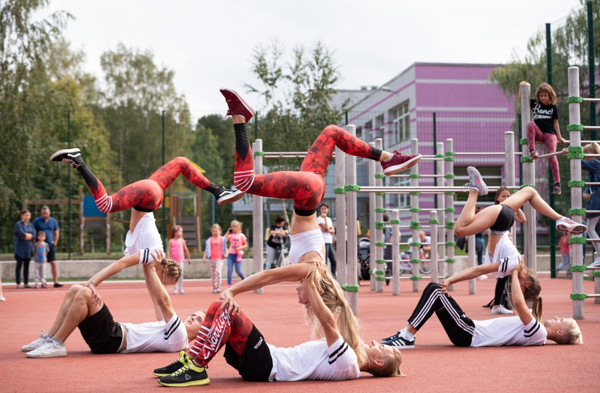 Sporta un aktīvās atpūtas laukums apkaimē pie Mežciema pamatskolas un Rīgas 89.vidusskolas, Hipokrāta ielā 27/29