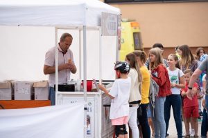 Sporta un aktīvās atpūtas laukums apkaimē pie Mežciema pamatskolas un Rīgas 89.vidusskolas, Hipokrāta ielā 27/29