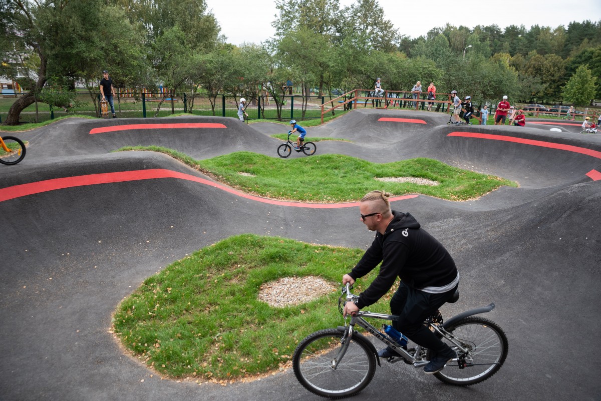 Sporta un aktīvās atpūtas laukums apkaimē pie Mežciema pamatskolas un Rīgas 89.vidusskolas, Hipokrāta ielā 27/29