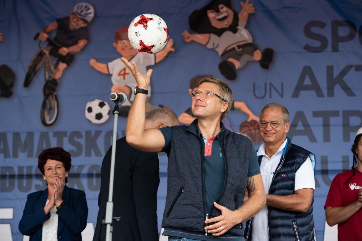 Sporta un aktīvās atpūtas laukums apkaimē pie Mežciema pamatskolas un Rīgas 89.vidusskolas, Hipokrāta ielā 27/29