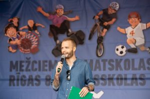 Sporta un aktīvās atpūtas laukums apkaimē pie Mežciema pamatskolas un Rīgas 89.vidusskolas, Hipokrāta ielā 27/29