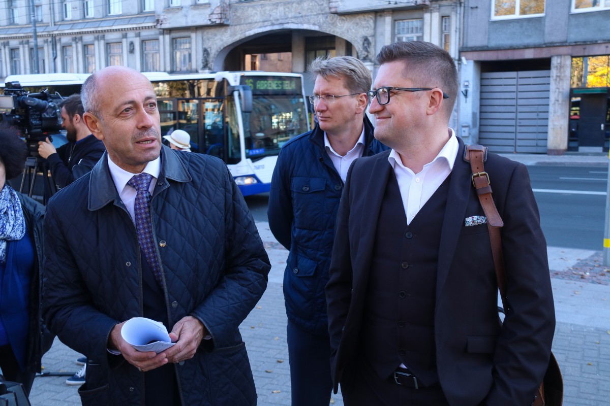 Līdz Dailes teātra 100. gadadienai – 2020.gada novembrim - atjaunos un labiekārtos apkārtesošā skvēra teritoriju