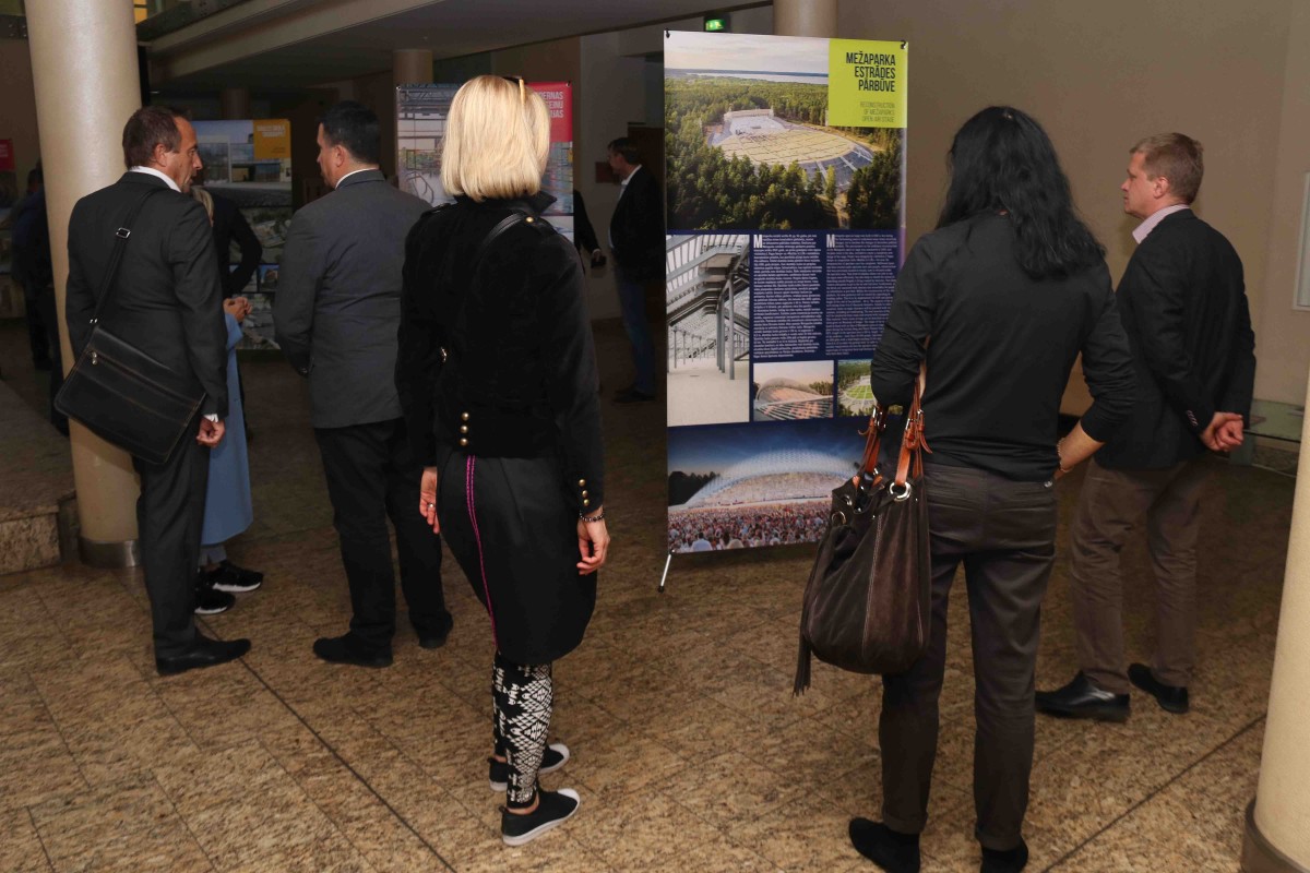 Atklāj ceļojošo foto izstādi “Radošā inženierija II”