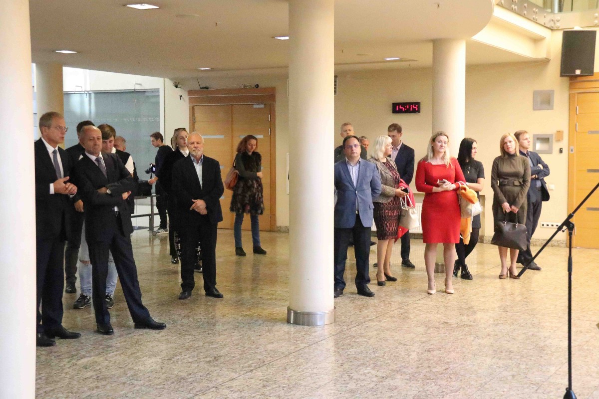 Atklāj ceļojošo foto izstādi “Radošā inženierija II”