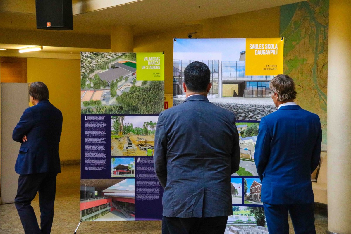 Atklāj ceļojošo foto izstādi “Radošā inženierija II”