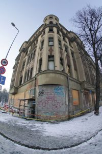 Pilsētas īpašuma komiteja pieņem lēmumu par darbībām ar graustu Kalnciema ielā 2B pēc bīstamības likvidēšanas