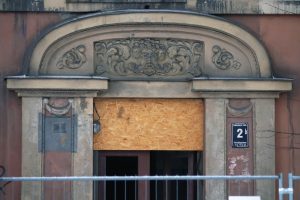 Pilsētas īpašuma komiteja pieņem lēmumu par darbībām ar graustu Kalnciema ielā 2B pēc bīstamības likvidēšanas