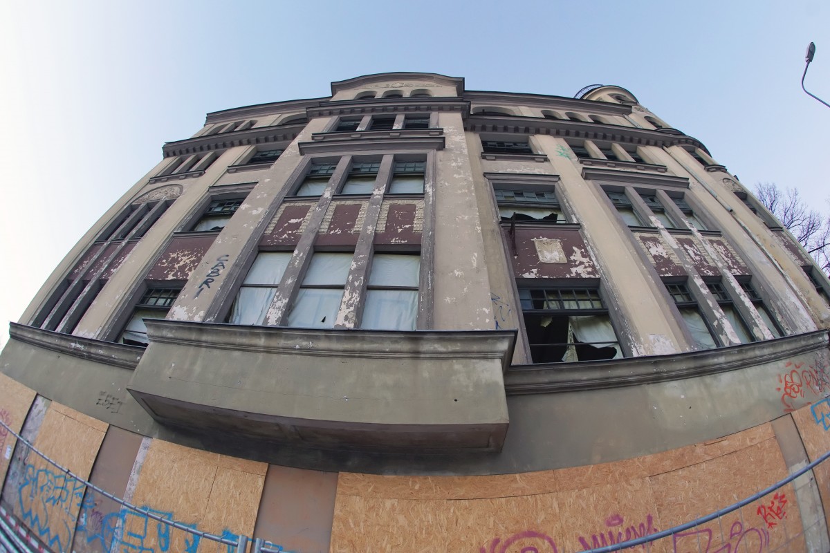 Pilsētas īpašuma komiteja pieņem lēmumu par darbībām ar graustu Kalnciema ielā 2B pēc bīstamības likvidēšanas