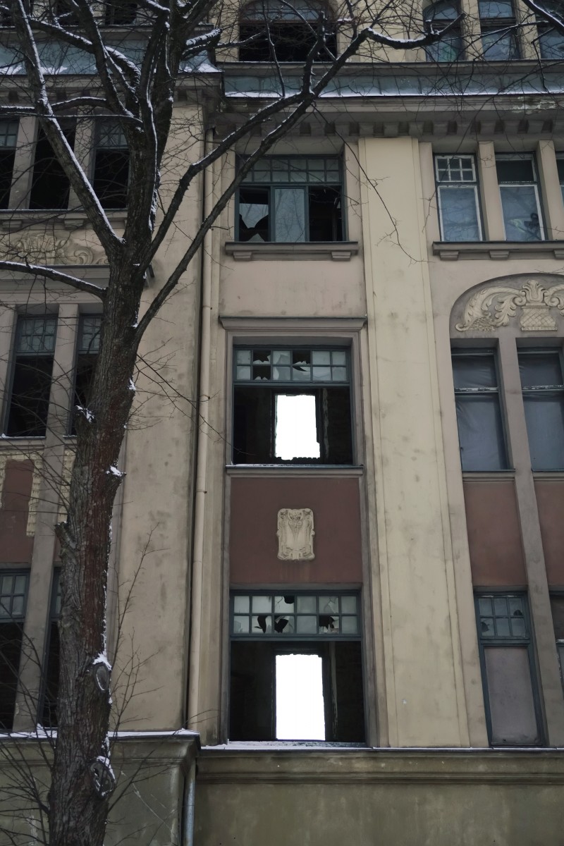 Pilsētas īpašuma komiteja pieņem lēmumu par darbībām ar graustu Kalnciema ielā 2B pēc bīstamības likvidēšanas