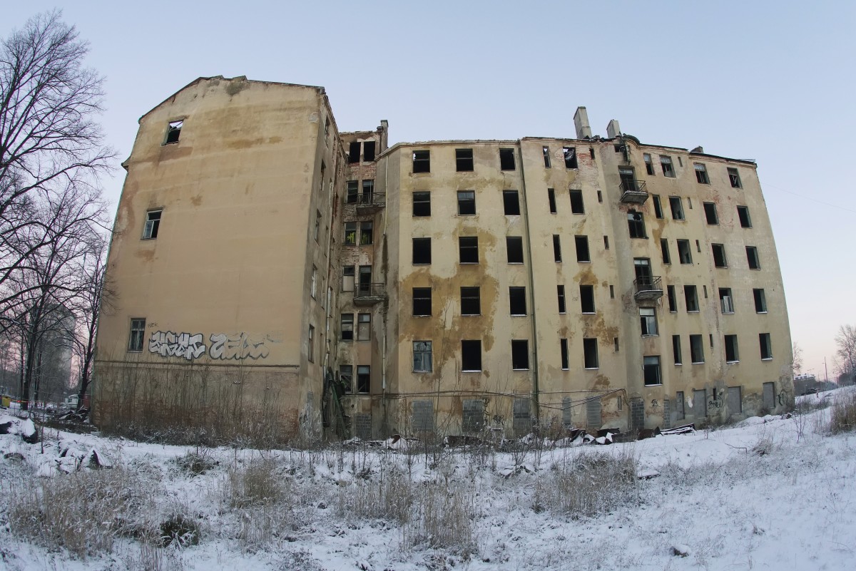 Pilsētas īpašuma komiteja pieņem lēmumu par darbībām ar graustu Kalnciema ielā 2B pēc bīstamības likvidēšanas