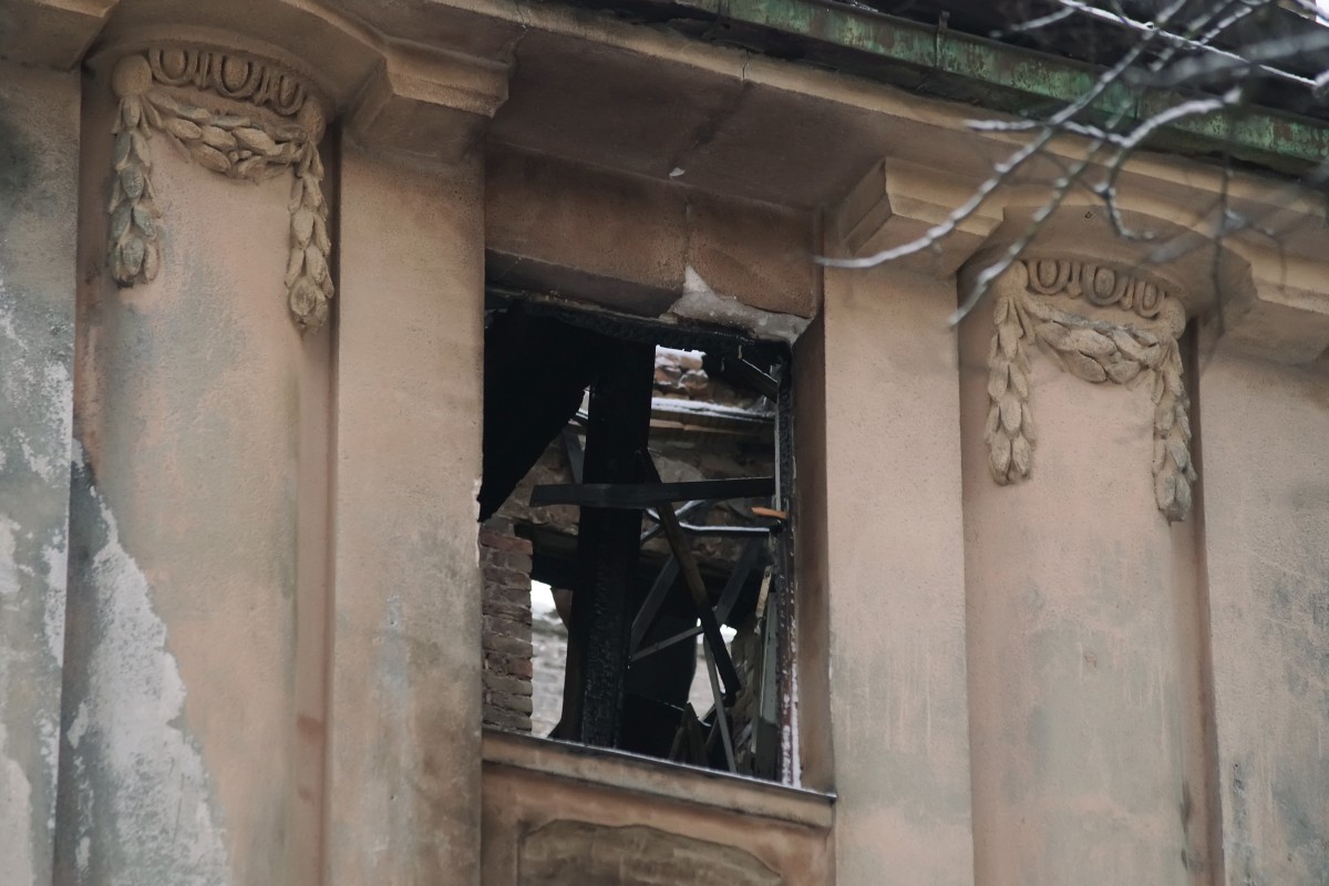 Pilsētas īpašuma komiteja pieņem lēmumu par darbībām ar graustu Kalnciema ielā 2B pēc bīstamības likvidēšanas