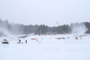 Mežaparka Lielās estrādes skatītāju laukā ierīkotais “Rīgas sniega parks” aicina izbaudīt ziemas sportiskās aktivitātes