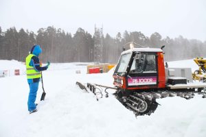 Mežaparka Lielās estrādes skatītāju laukā ierīkotais “Rīgas sniega parks” aicina izbaudīt ziemas sportiskās aktivitātes