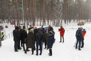 Mežaparka Lielās estrādes skatītāju laukā ierīkotais “Rīgas sniega parks” aicina izbaudīt ziemas sportiskās aktivitātes