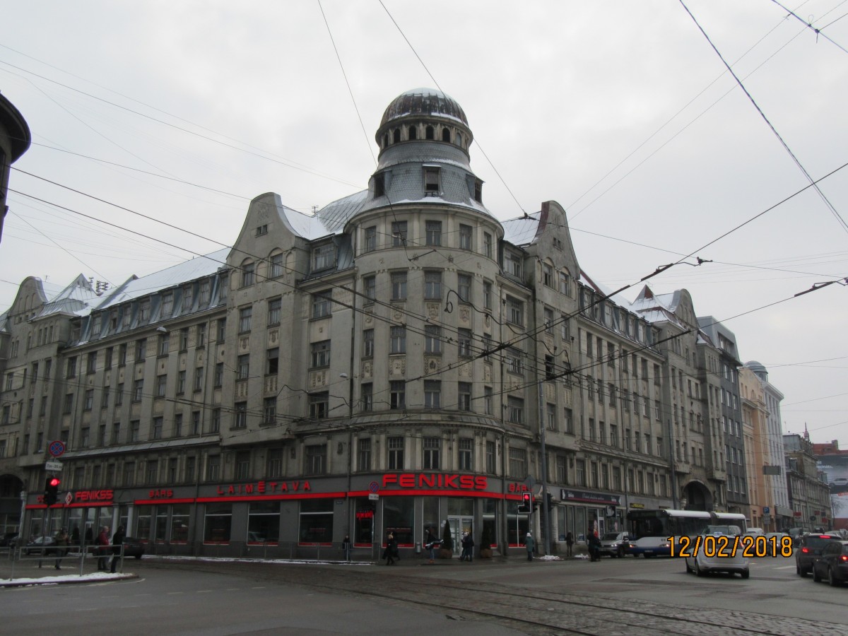 Četrus pilsētas graustus sakārtos piespiedu kārtā, divus nojauks