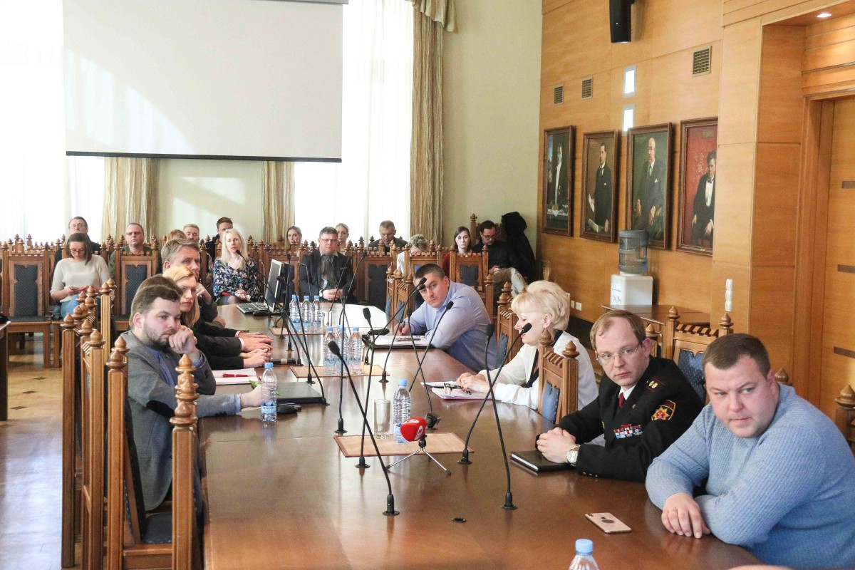 Akmeņu ielas 17 iedzīvotājiem pašvaldība piedāvās pagaidu mājvietas un palīdzību jaunas atrašanā