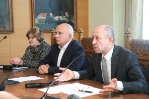 Akmeņu ielas 17 iedzīvotājiem pašvaldība piedāvās pagaidu mājvietas un palīdzību jaunas atrašanā