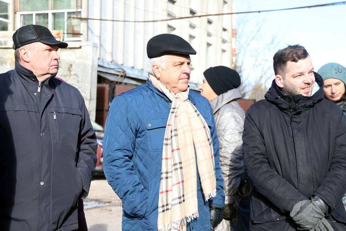 Apzinās nelegālās izgāztuves Rīgā; īpašniekiem uzdos sakopt izgāztuvi Kurzemes prospektā 3E