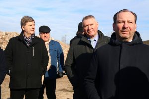 Apzinās nelegālās izgāztuves Rīgā; īpašniekiem uzdos sakopt izgāztuvi Kurzemes prospektā 3E