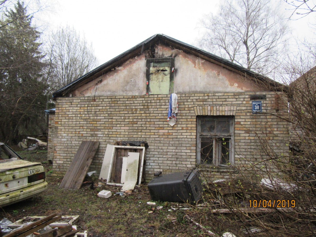 Piespiedu kārtā nojauks būves Augusta Deglava ielā 38