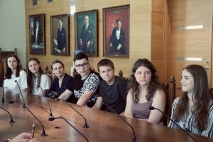 Apbalvojam ideju konkursa "Manas idejas top Rīgā" laureātus